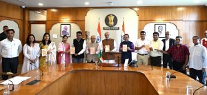19.06.2025: Maharashtra Governor C. P. Radhakrishnan released the book ‘Why Are We in the RSS...?’ written by author, ideologue and RSS pracharak Ramesh Patange at Raj Bhavan, Mumbai. Dr Ashwin Ranjaniker, translator of Patange’s original Marathi book ‘Aamhi Sanghat Ka Aahot?...’, Secretary to the Governor Dr Prashant Narnaware and invitees were present. Saptahik Vivek has published the book on the occasion of the centenary year of the Rashtriya Swayamsevak Sangh. The book has a foreword by RSS Sarsanghchalak Dr Mohan Bhagwat.