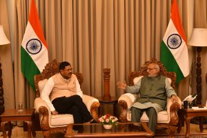 07.07.2025: Chief Justice of India Justice Bhushan Gavai met the Governor of Maharashtra C.P. Radhakrishnan at Raj Bhavan, Mumbai. The Governor congratulated Justice Gavai on his appointment as the Chief Justice of India and felicitated him with a bouquet and a memento.