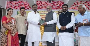 03.08.2025: Maharashtra Governor C P Radhakrishnan released the book 'Oru Nootrandhin Thavam' by former Tamil Nadu Minister Dr Vaigai Chelvan at a programme organised by the Navi Mumbai Tamil Sangam in Navi Mumbai. The book is a compilation of the articles by Dr Vaigai Chelvan published in Dinamani and his talks on All India Radio Madurai. Dinamani editor K Vaidyanathan, Secretary of Delhi Tamil Sangam Mukunthan, Chairman of Navi Mumbai Tamil Sangam E Ehambaram, Meenakshi Venkatesh and representatives of various Tamil organisations were present.