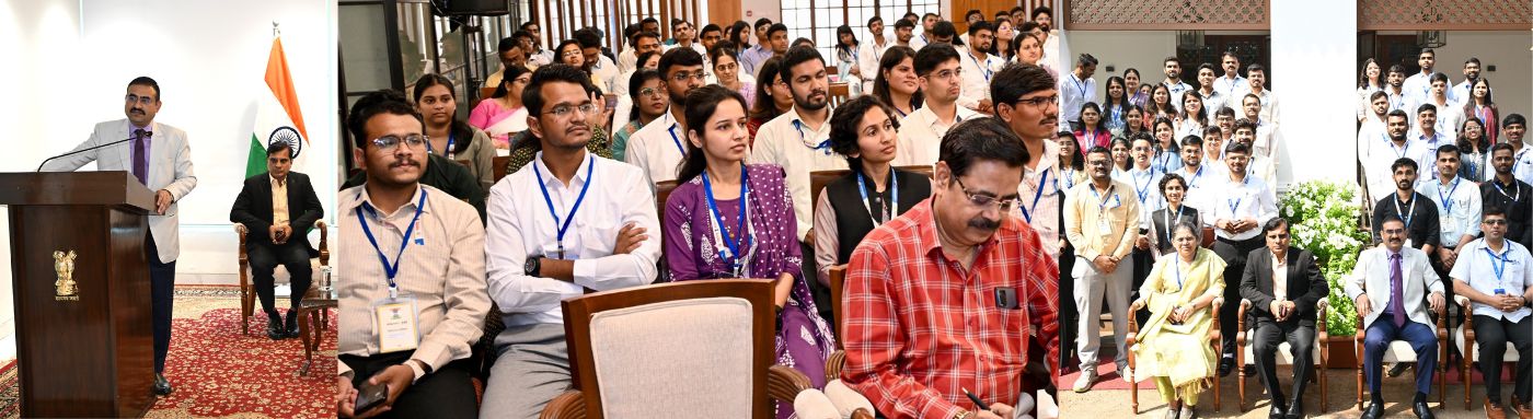 11.02.2026: सातव्या मुख्यमंत्री फेलोशिप योजने अंतर्गत राज्यातील विविध जिल्ह्यांमधील  शासकीय कार्यालयामध्ये आंतरवासिता करीत असलेल्या ६० मुख्यमंत्री सहयोगी युवकांशी राज्यपालांचे सचिव डॉ प्रशांत नारनवरे यांनी लोकभवन, मुंबई येथे संवाद साधला. मुख्यमंत्री फेलोशिप या योजनेच्या मुख्य संपर्क अधिकारी प्रिया खान , राज्यपालांचे परिवार प्रबंधक डॉ निशिकांत देशपांडे व राजशिष्टाचार अधिकारी अर्चना गायकवाड प्रामुख्याने उपस्थित होते.