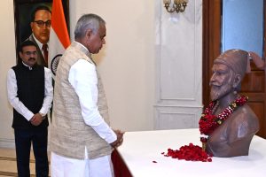 शिवजयंतीनिमित्त राज्यपालांचे शिवरायांना अभिवादन