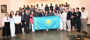 Maharashtra Lok Bhavan Hosts Central Asian Youth Delegation