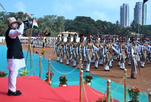 ६७ वा महाराष्ट्र राज्य स्थापना दिन: राज्यपालांची राष्ट्रध्वजाला मानवंदना