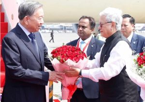 07.05.2026 : Vietnamese President arrives in Mumbai; is welcomed by Governor, CM