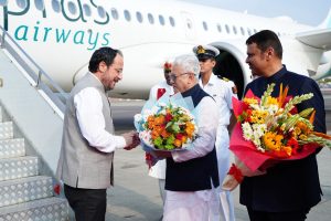 20.05.2026:  सायप्रस प्रजासत्ताकाचे राष्ट्राध्यक्ष निकोस क्रिस्टोडोलिडेस यांचे आज मुंबईच्या छत्रपती शिवाजी महाराज आंतरराष्ट्रीय विमानतळावर आगमन झाले. राज्यपाल जिष्णु देव वर्मा, मुख्यमंत्री देवेंद्र फडणवीस व राजशिष्टाचार मंत्री जयकुमार रावल यांनी त्यांचे स्वागत केले.