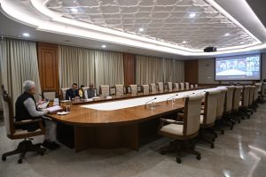 21.07.2026: राज्यपाल तथा विद्यापीठांचे कुलपती जिष्णु देव वर्मा यांनी आज राज्यातील सर्व राज्य विद्यापीठांमधील क्रीडा विभाग प्रमुख व क्रीडा संचालकांशी संवाद साधला. विकसित भारत निर्माण करण्यात खेळांची भूमिका देखील  महत्वाची आहे असे सांगून विद्यापीठांनी महाविद्यालय तसेच विद्यापीठ स्तरावर 'स्पोर्ट्स इकोसिस्टिम' तयार करावी असे राज्यपालांनी सांगितले. यावेळी शिवाजी विद्यापीठाचे क्रीडा संचालक डॉ शरद बनसोडे व मुंबई विद्यापीठाच्या क्रीडा विभागाचे संचालक डॉ मनोज रेड्डी यांनी सादरीकरण केले.