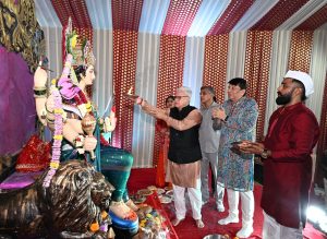 Governor visits Lok Bhavan Navratrotsav