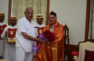 The Governor of Tamil Nadu Banwarilal Purohit met the Governor of Maharashtra Bhagat Singh Koshyari at Raj Bhavan, Mumbai