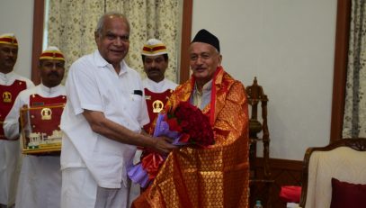 The Governor of Tamil Nadu Banwarilal Purohit met the Governor of Maharashtra Bhagat Singh Koshyari at Raj Bhavan, Mumbai