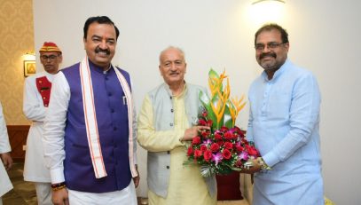 The Deputy Chief Minister of Uttar Pradesh, Keshav Prasad Mourya called on the Governor of Maharashtra Bhagat Singh Koshyari at Raj Bhavan in Mumbai. Vice President of Maharashtra Film, Stage & Cultural Development Corporation Limited, Dadasaheb Phalke Chitranagari, Filmcity, Mumbai. Amarjit Mishra was also present