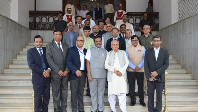 Governor Bhagat Singh Koshyari discuss with Vice Chancellors of Universities in Maharashtra at Raj Bahvan, Mumbai.Minister of Higher and Technical Education Vinod Tawde and Secretary Surabh Vijay were present.