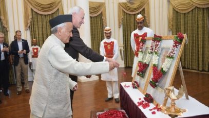 Governor Bhagat Singh Koshyari accompanied by Governor of Arkansas Asa Hutchinson offered floral tributes to the portrait of Mahatma Gandhi and former Prime Minister of India Shri. Lal bahadur Shastri on the occosation of their birth anniversaries at Raj Bhavan, Mumbai