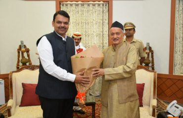 Maharashtra Chief Minister Devendra Fadnavis called on Governor Bhagat Singh Koshyari at Raj Bhavan, Mumbai. The Chief Minister exchanged Diwali greetings with the Governor