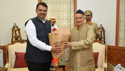 Maharashtra Chief Minister Devendra Fadnavis called on Governor Bhagat Singh Koshyari at Raj Bhavan, Mumbai. The Chief Minister exchanged Diwali greetings with the Governor