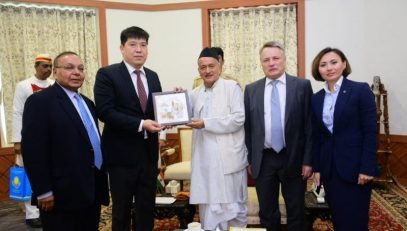 The newly appointed Ambassador of Kazakhstan to India Mr. Yerlan Alimbayev called on the Governor Bhagat Singh Koshyari at Raj Bhavan in Mumbai. Honorary Consul of Kazakhstan in Mumbai Mahendra Sanghi and others were present