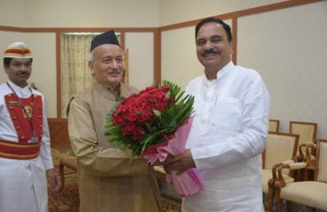 State Transport Minister Diwakar Raote called on Governor Bhagat Singh Koshyari at Raj Bhavan, Mumbai Raote extended his Diwali greetings to the Governor