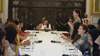 Governor Bhagat Singh Koshyari interacting with a group of women delegates from various countries at Raj Bhavan, Mumbai. The women delegates were in Mumbai to attend the valedictory session of the Conference on Global Mothers hosted by SNDT Women’s University