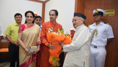 Chief Minister - designate Uddhav Thackeray accompanied by Smt Rashmi Thackeray met Governor Bhagat Singh Koshyari at Raj Bhavan, Mumbai