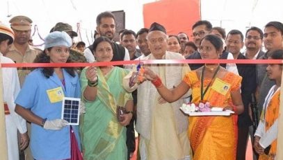 Governor Bhagat Singh Koshyari inaugurated the Udaan Solar Energy Project at Aheri in Gadchiroli district. The Governor interacted with members of women’s Self Help Groups and presented cheques to the winners of Hirkani Maharashtrachi competitions