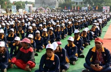 Governor Bhagat Singh Koshyari inaugurated the State Sports Meet organized by the Tribal Development Department at Amravati. Union Minister of State Sanjay Dhotre, Mayor Chetan Gawande, Prin. Secretary Manisha Verma, HVPM President Prabhakar Vaidya and others were present