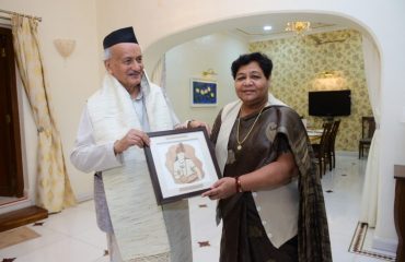 The Governor of Chhattisgarh Anusuiya Uikey met the Governor of Maharashtra Bhagat Singh Koshyari at Raj Bhavan, Mumbai. This was a courtesy meeting.