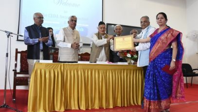 Governor presented the Innovative College Award instituted by the Centre for Educational Research