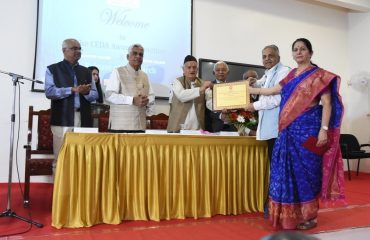 Governor presented the Innovative College Award instituted by the Centre for Educational Research