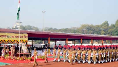 Governor Bhagat Singh Koshyari unfurled the National Flag and inspected the ceremonial parade on the occasion of the 70th anniversary of the Republic at Shivaji Park in Mumbai. In a pleasant surprise, Governor Koshyari read out his Republic Day message in Marathi. Chief Minister Uddhav Thackeray, Smt Rashmi Thackeray, Guardian Minister Aslam Shaikh, people’s representatives, diplomats from various countries, senior officers of the Armed Forces, Police and Administrative Service, retired officers and citizens were present on the occasion