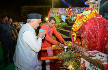 Governor Bhagat Singh Koshyari visited the Mumbai Kauthig 2020, Uttarakhand’s Annual Cultural event at Ramleela Ground, Nerul, Navi Mumbai. Kauthig Foundation is organizing the Uttarakhand event. MLA Manda Mhatre and others were present