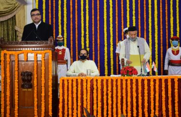 28.04.2020: Governor administered the oath of office to Justice Dipankar Datta as the Chief Justice of Bombay High Court