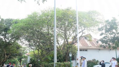 01.05.2020: Governor hoisted the National Flag on Maharashtra Day