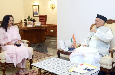 11.05.2020 : Hema Malini meets Maharashtra Governor