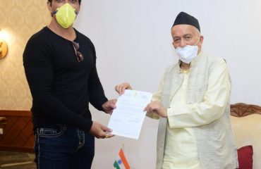 Film star Sonu Sood met Governor