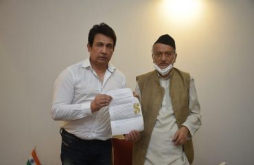 Film Star Shekhar Suman meets Governor