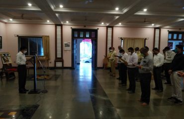 20.08.2020: Sadbhavana Day Pledge given to Raj Bhavan staff on Rajiv Gandhi Birth Anniversary