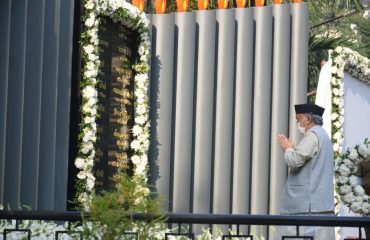 Governor pays tribute to the police officers who laid down their lives in 26/11 attack
