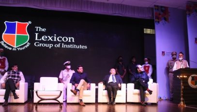 12.12.2020 : Governor presents the Lexicon Bharat Leadership Awards