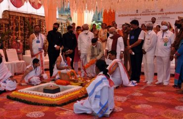 03.02.2021 : Governor attended the bhumipujan ceremony of Devmamledar Yashwantrao Maharaj Memorial