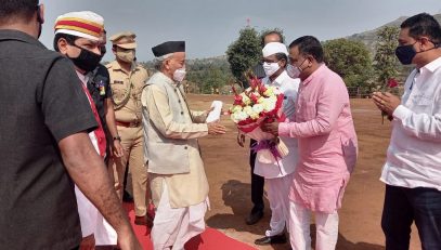 03.02.2021 : Reception of Governor at Ahmedgavhan Helipad, Surgana