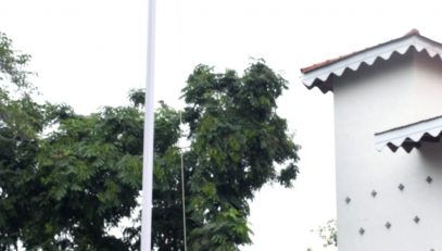 Governor unfurls National Flag at Raj Bhavan on 61th Anniversary of Maharashtravvvvvvvvvvv