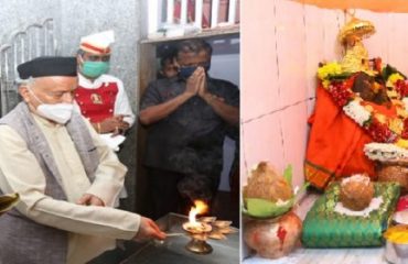 Governor performs Arti at Raj Bhavan Devi Mandir