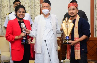 20.08.2021: Governor felicitates Indian Idols Pawandeep, Arunita