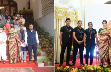 08.10.2021: दिपाली भोसले सय्यद चॅरिटेबल ट्रस्टच्या वतीने राजभवन येथे महाराष्ट्र कोविड योद्धा सन्मान प्रदान