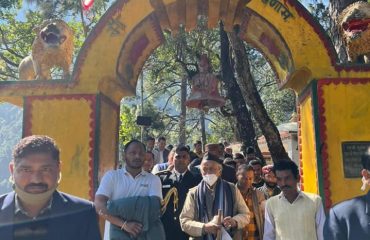 06.11.2021: Governor visits Maa Bhagwati Mandir in the mountainous region of Uttarakhand