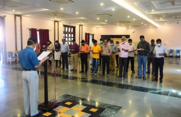 19.11.2021: Raj Bhavan staff given National Integration Pledge on Indira Gandhi birth Anniversary