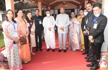 07.12.2021 : President of India Ram Nath Kovind seen off by Governor at Raj Bhavan, Pune