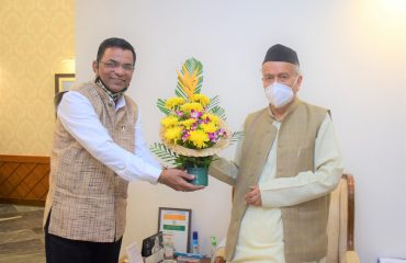 22.12.2021 : Vice Chancellor of Gondwana University called on Governor