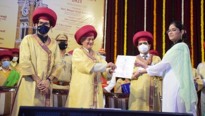 27.12.2021 : Governor presides over Convocation of MU