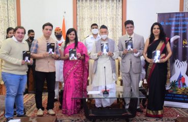 25.01.2022: Governor released the book ‘Eke Diwshi’ written by Dr. Girish Walavalkar