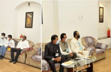 Governor presided over the meeting with senior officers in Aurangabad